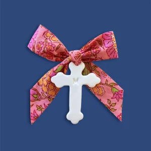 Croix en argile blanche