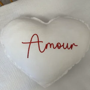 Coussin coeur blanc