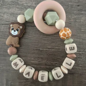 Anneau de dentition - Hochet personnalisé Lion lettres beige