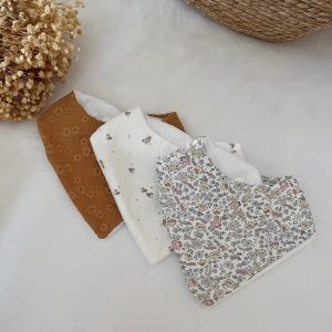 Bavoir bandana en double gaze de coton